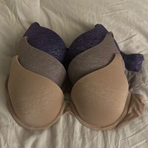3 Victoria’s Secret bras